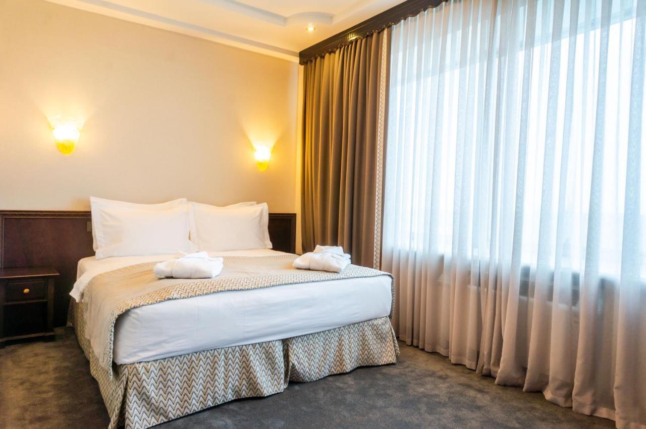 Royal Palace Hotel Алматы Экстерьер фото