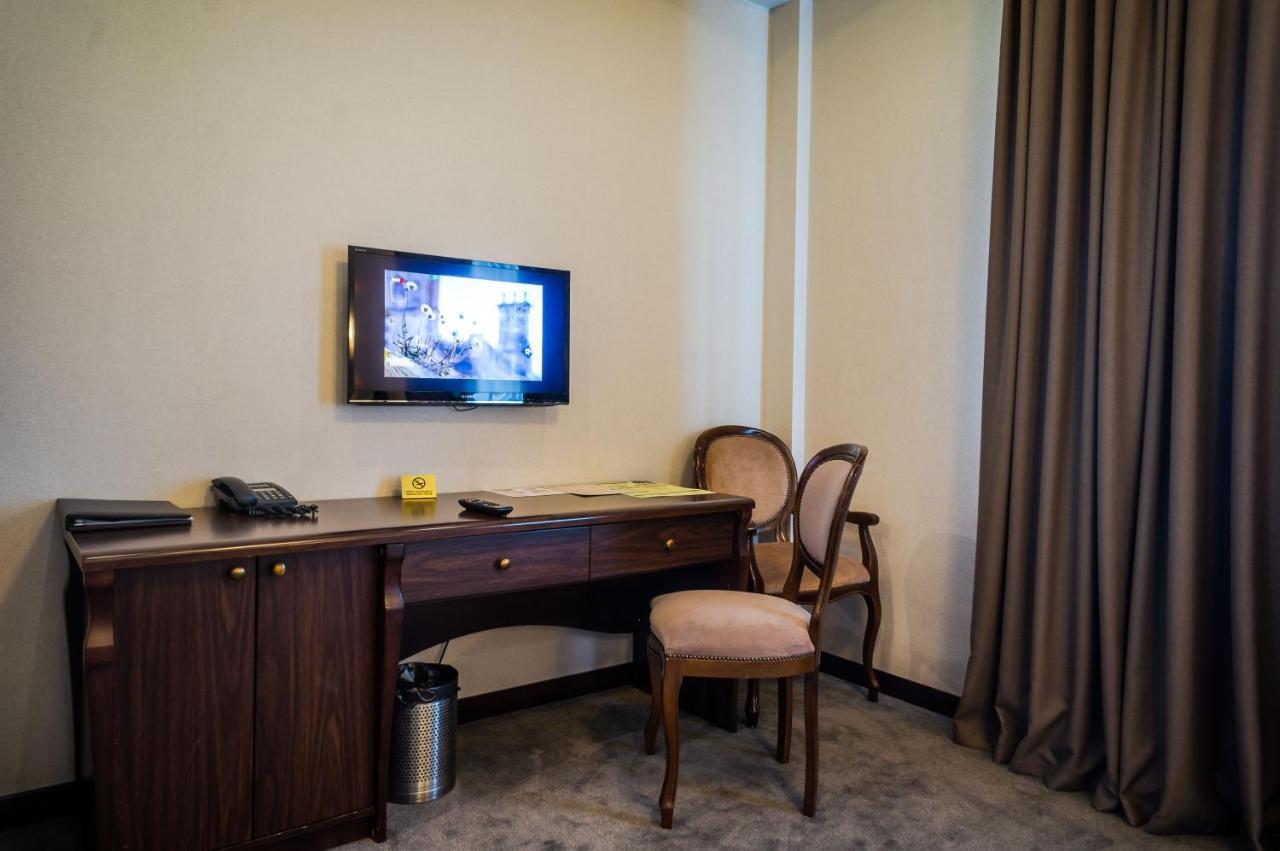 Royal Palace Hotel Алматы Экстерьер фото