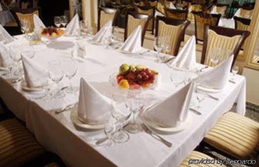 Royal Palace Hotel Алматы Экстерьер фото