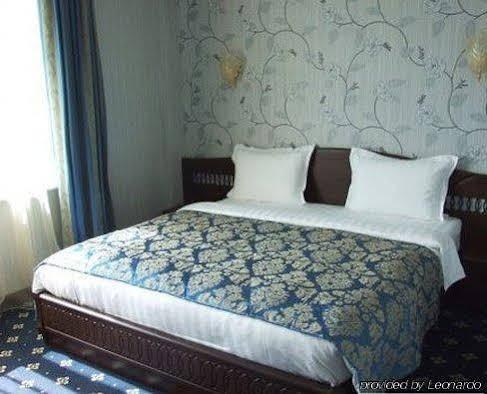 Royal Palace Hotel Алматы Экстерьер фото